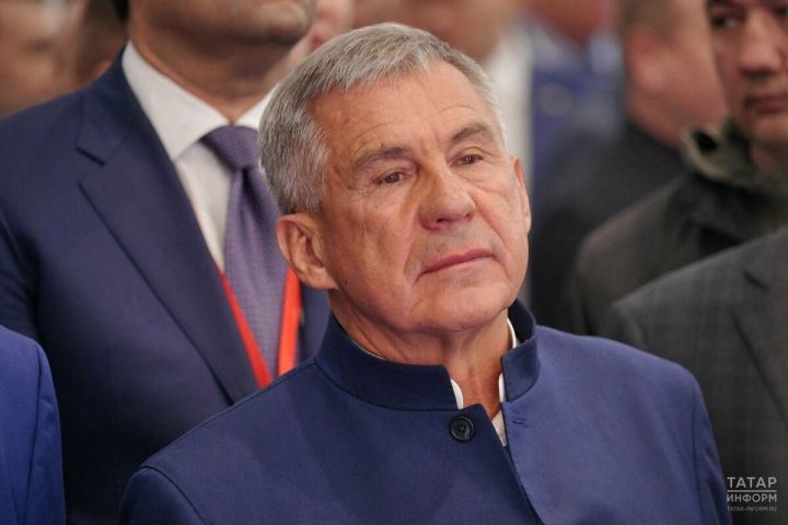 Рөстәм Миңнеханов Халыкара оборона күргәзмәсендә катнашу өчен Гарәп Әмирлекләренә килде