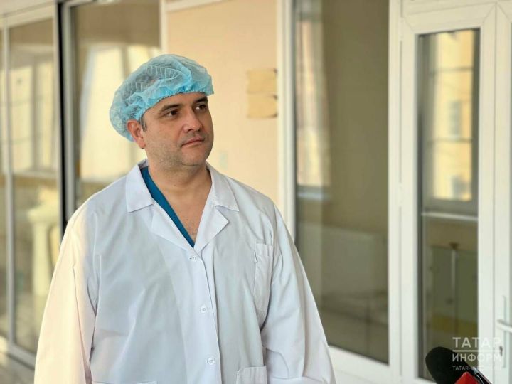 Министр здравоохранения Татарстана Марсель Миннуллин провел 14 операций в Лисичанске