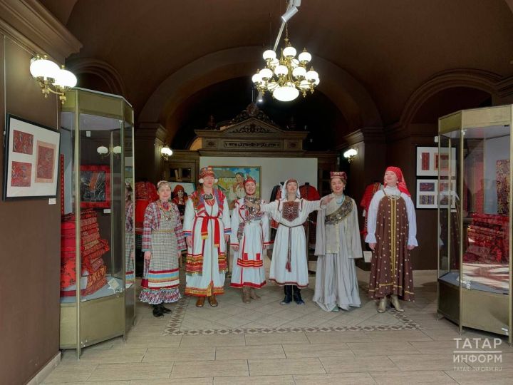 В Нацмузее РТ открылась выставка «Барановские ситцы» о моде XIX-XX веков