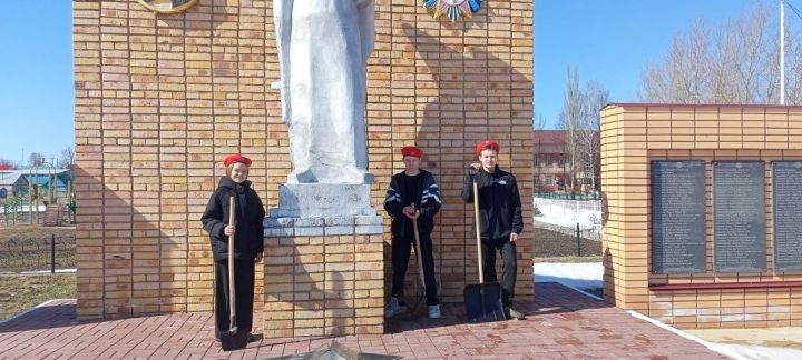 Юнармейцы и Движение Первых вернули память Героям