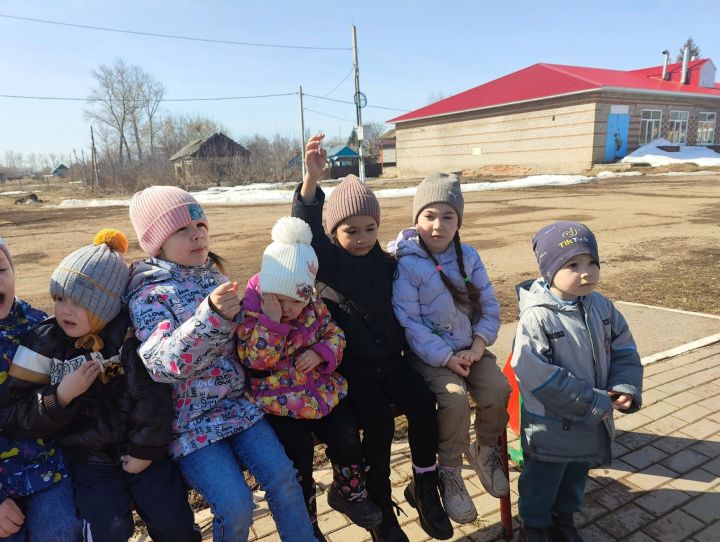 Экологический час «Пернатые друзья» в Подгорновском СДК