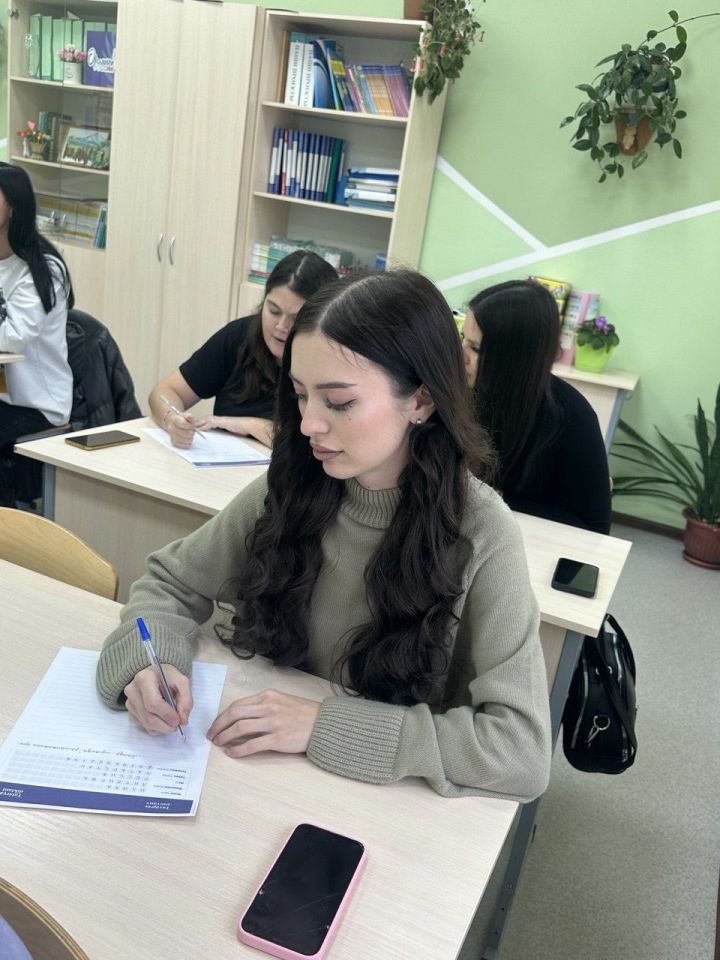 Последний звонок отзвенел... А впереди — ЕГЭ!