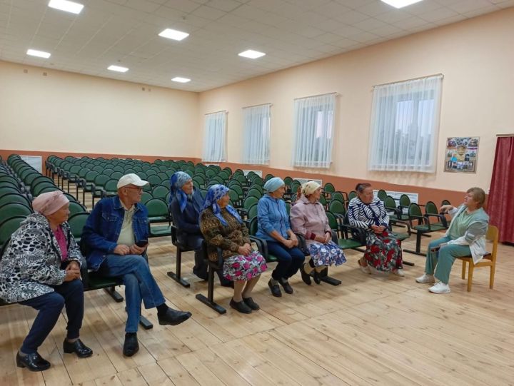 В Байрякинском сельском доме культуры прошел круглый стол о здоровье