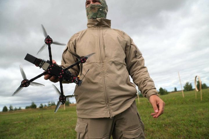 Студенты Татарстана могут подписать годичный спецконтракт с Войсками беспилотных систем