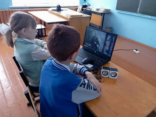 Герои живут рядом
