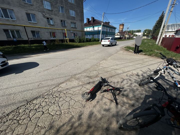 В Ютазинском районе произошло ДТП с участием несовершеннолетнего водителя электросамоката