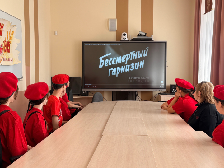 Тепло детских сердец: воспитанники трудового лагеря написали письма защитникам