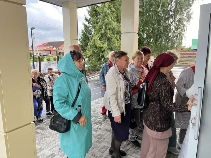 В обновленном Центре детского творчества состоялась встреча с выпускниками 50-летней давности