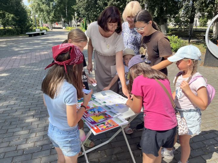 Учат безопасности весело: библиотекари провели игровой марафон по ПДД