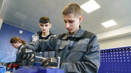 Более 2600 студентов Татарстана бесплатно освоят рабочие профессии