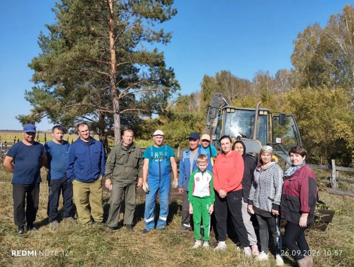 Жители Ютазинского поселения привели в порядок кладбище