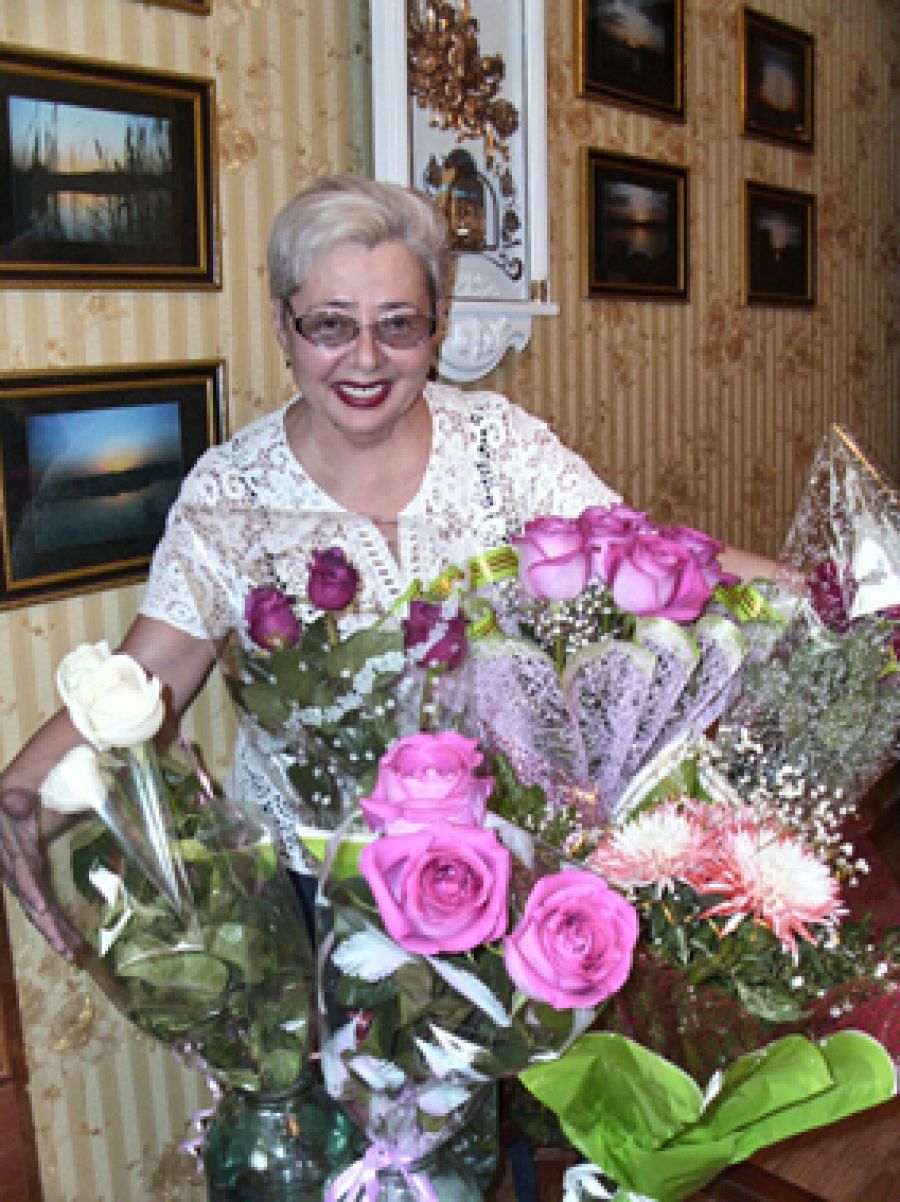 Сегодня день рождения у современной, деловой, умной, жизнерадостной женщины Светланы Мугиновны Садыковой. 
