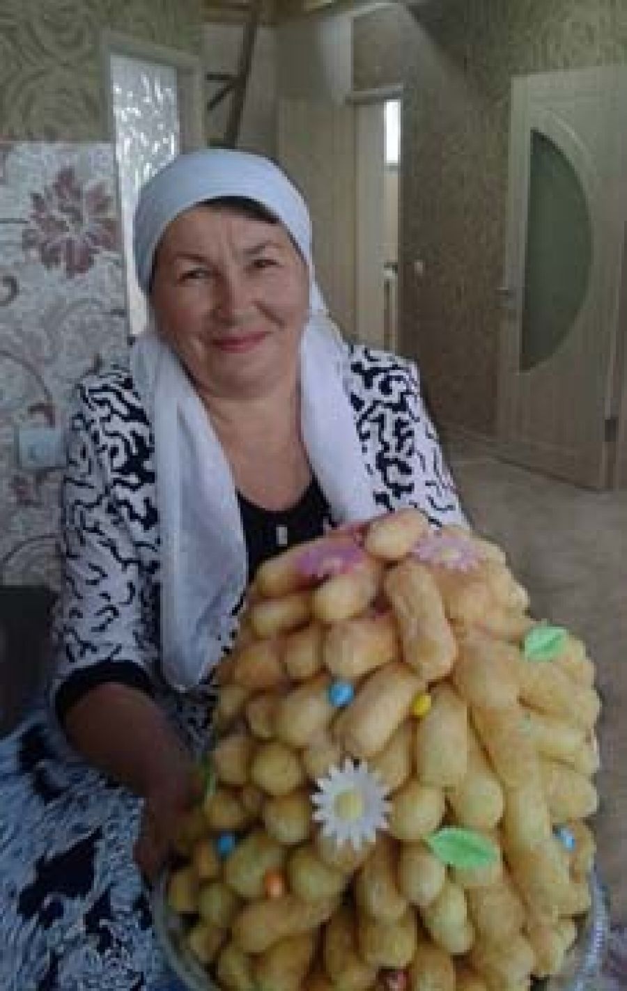 Самого близкого, самого дорогого для нас человека – маму, бабушку Гульсину Гарифовну Газиеву поздравляем с днем рождения.
