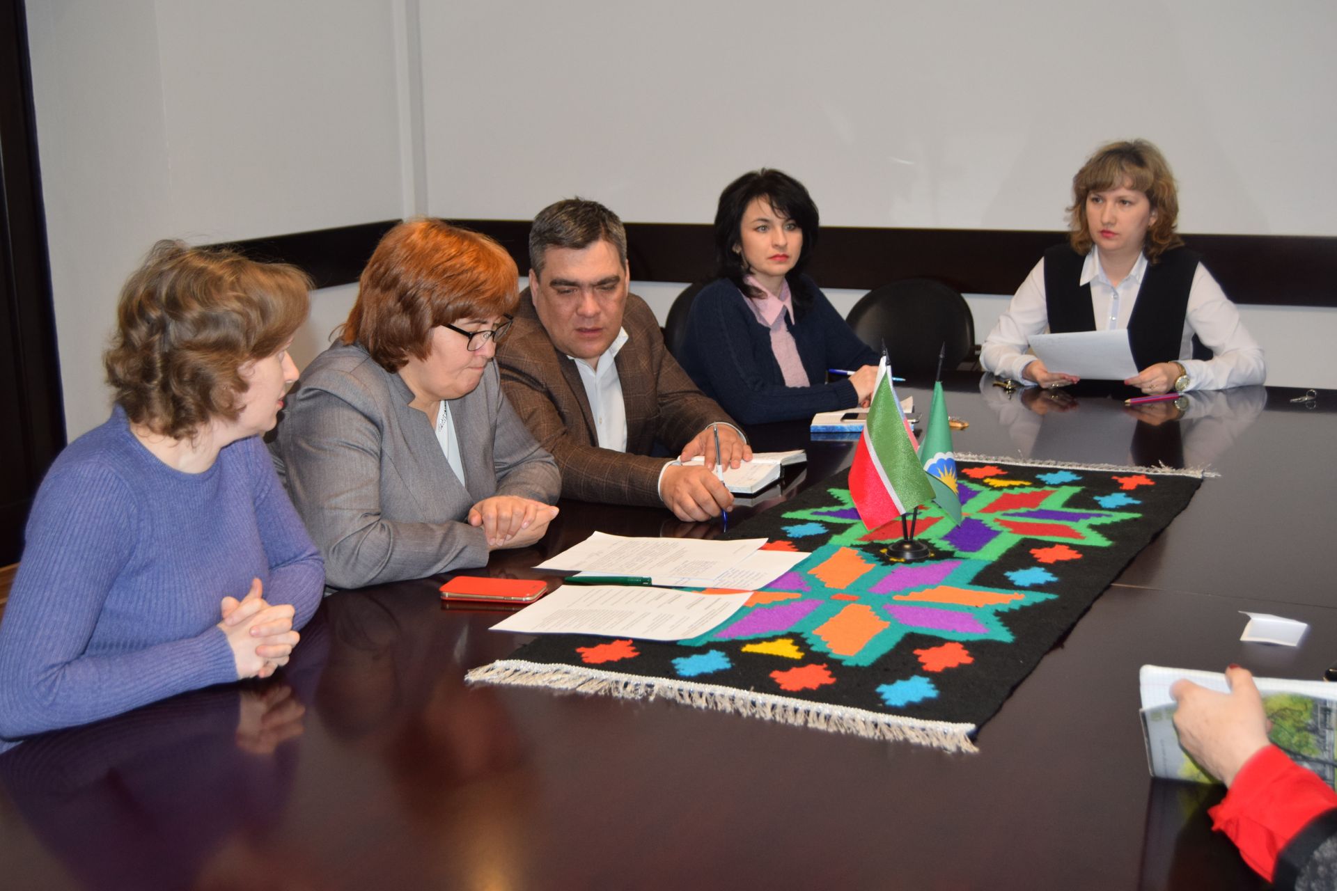 Состоялось заседание Комиссии по соблюдению требований к служебному поведению муниципальных служащих и урегулированию конфликта интересов Ютазинского муниципального района.