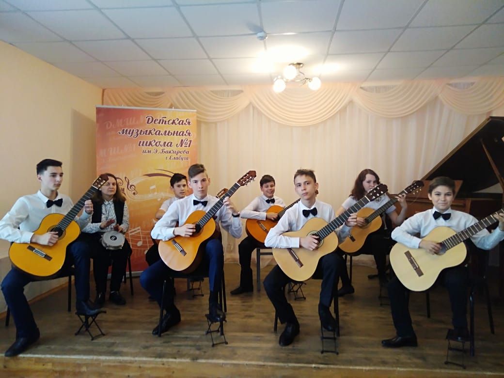 В Елабуге на базе детской музыкальной школы № 1 им. Э. Бакирова прошел Республиканский конкурс юных музыкантов ДМШ и ДШИ "Малые города",