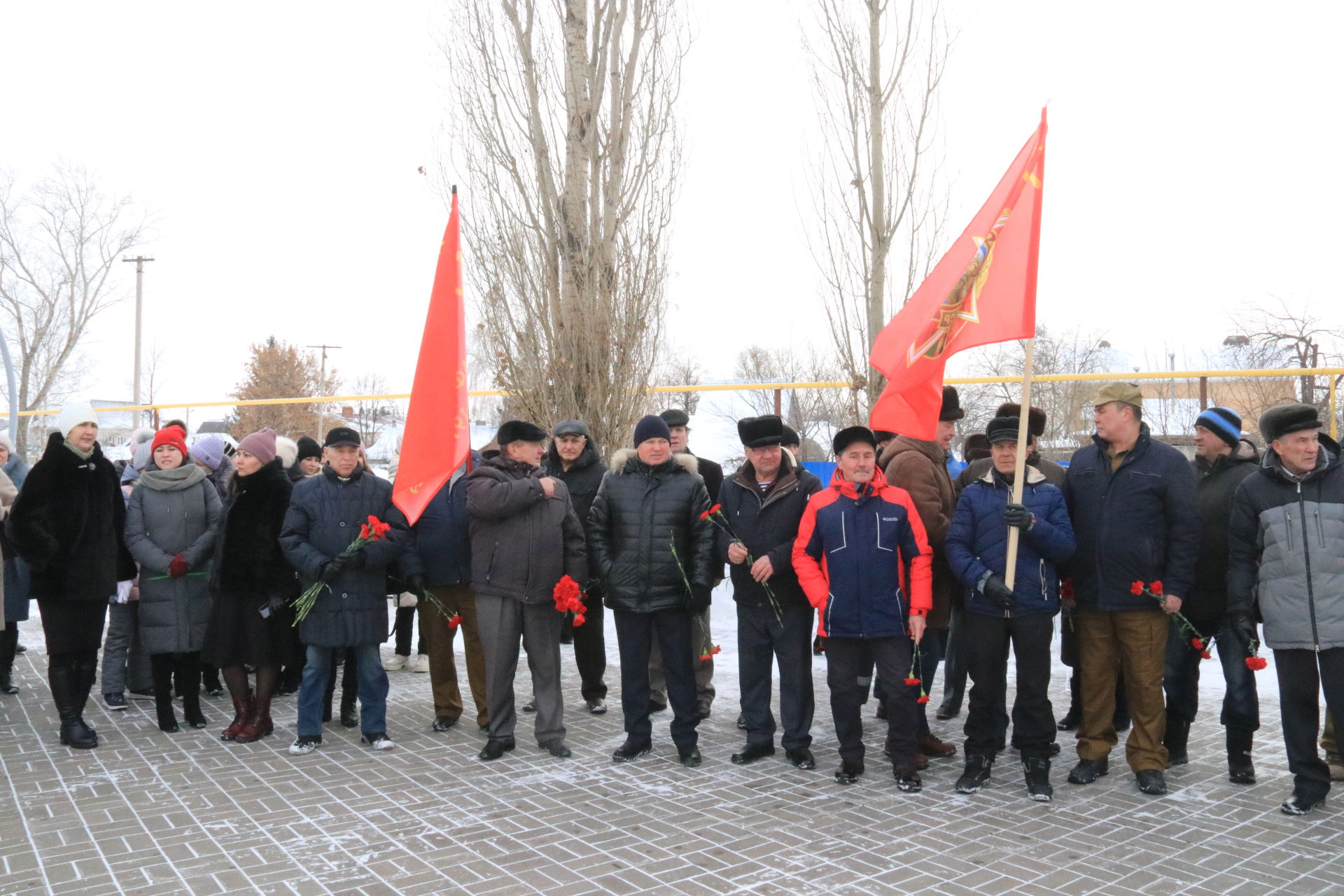 Нам не забыть тех тревог