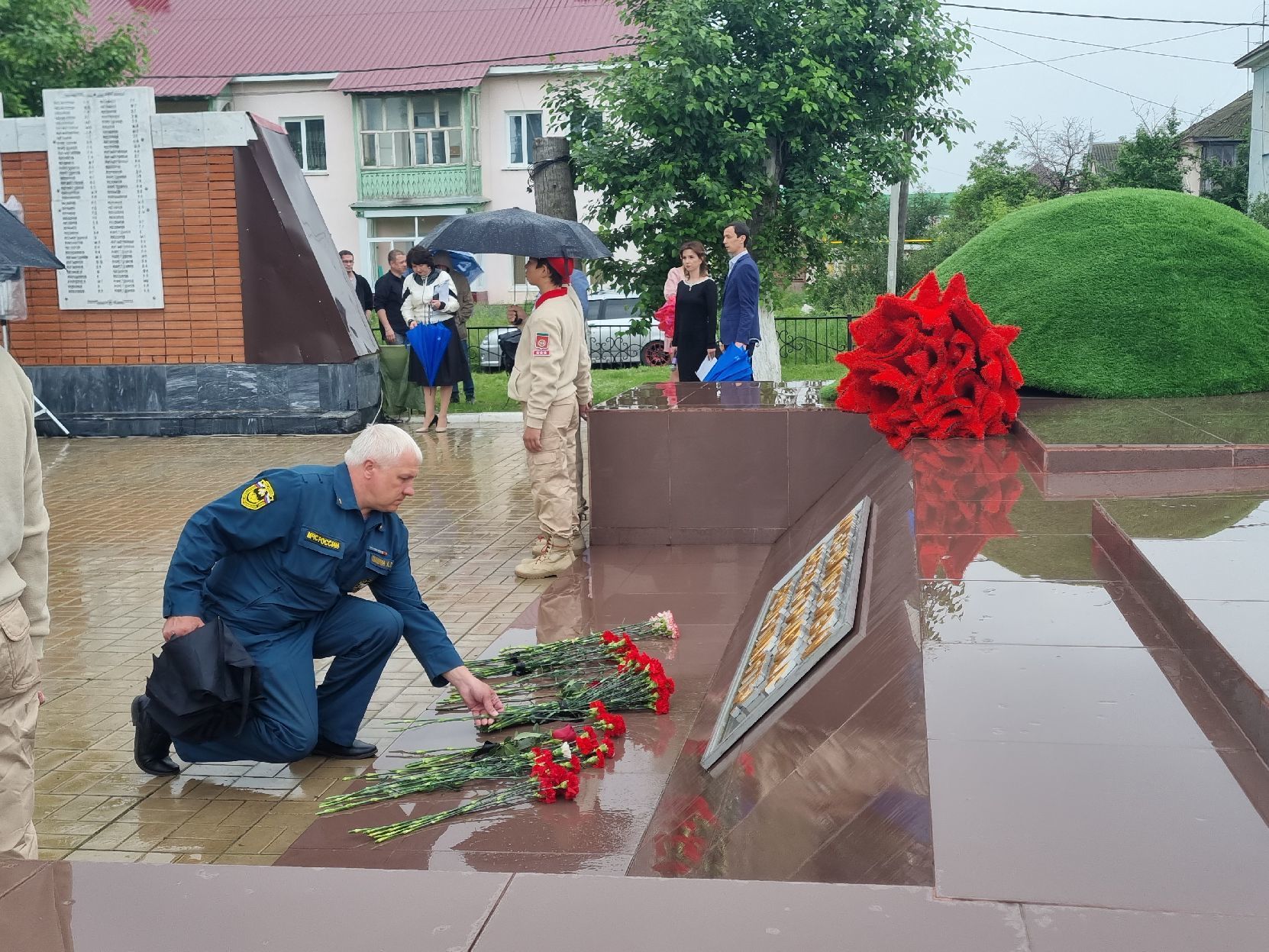 Мероприятие памяти. Митинг посвященный Дню памяти и скорби. Памятник день памяти и скорби. 22 Июня день памяти и скорби. Мероприятие посвященное Дню памяти и скорби 2 22 июня.