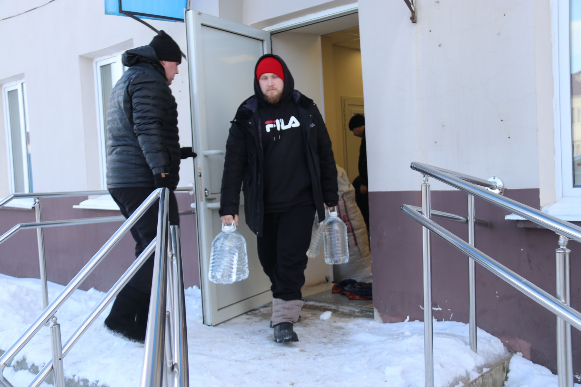 Глава Ютазинского района доставил гуманитарный груз мобилизованным землякам в зону СВО