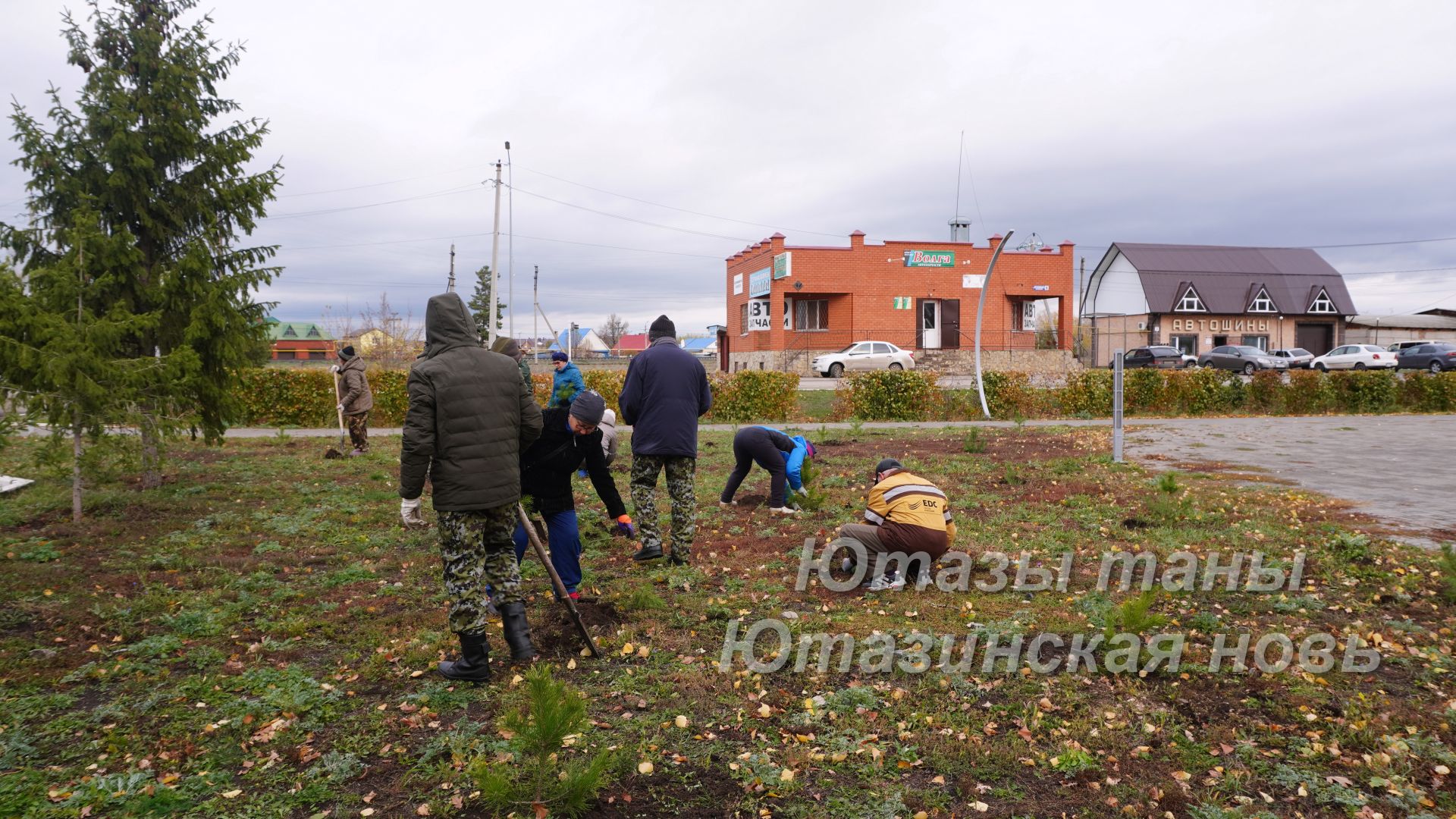 В Уруссинском сквере «Памяти воинам - интернационалистам» посажено сто сосен