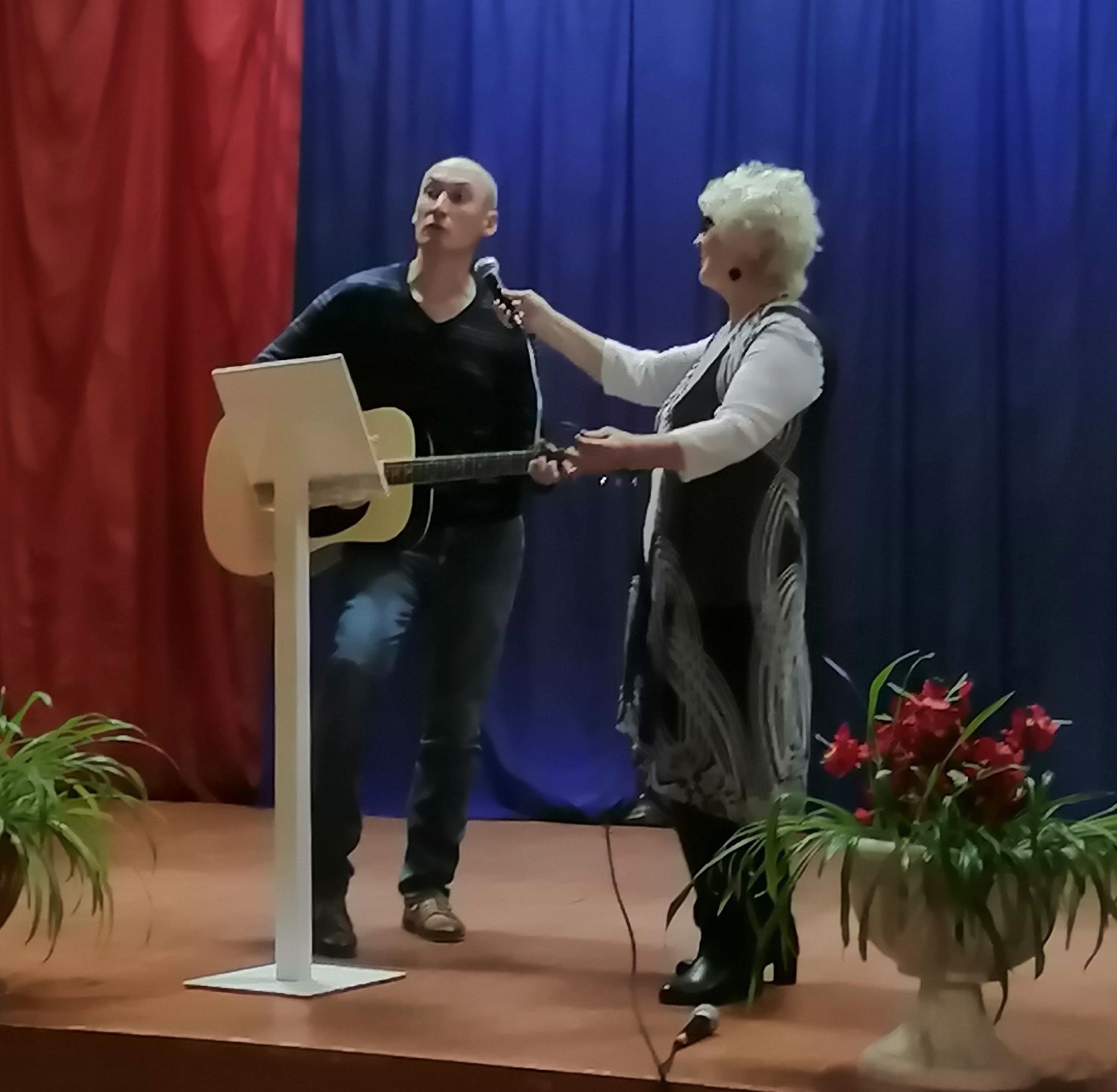 Пожилые артисты поселка Уруссу выступили в Чекане