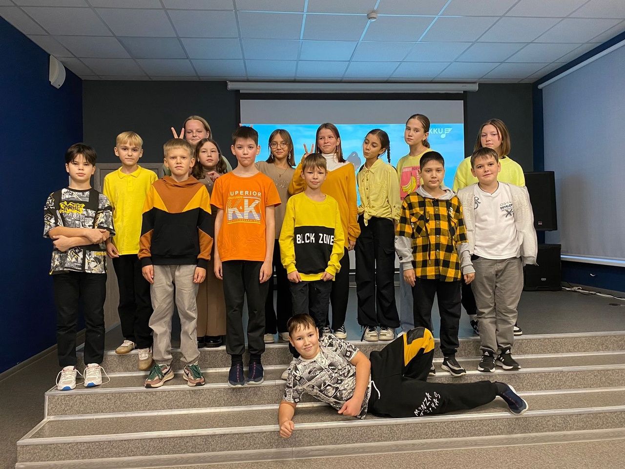 День желтых листьев отпраздновали учащиеся уруссинской школы