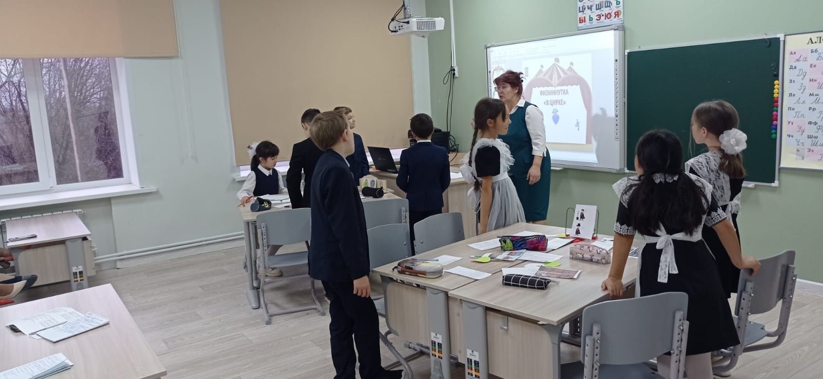Учителя начальных классов встретились в Каразерикской СОШ