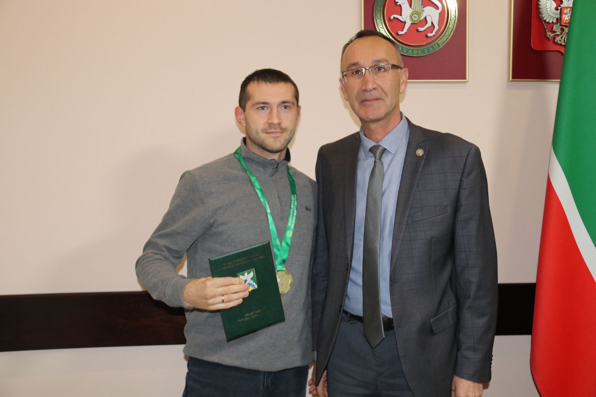 Футболисты района встретились с Аязом Шафигуллиным
