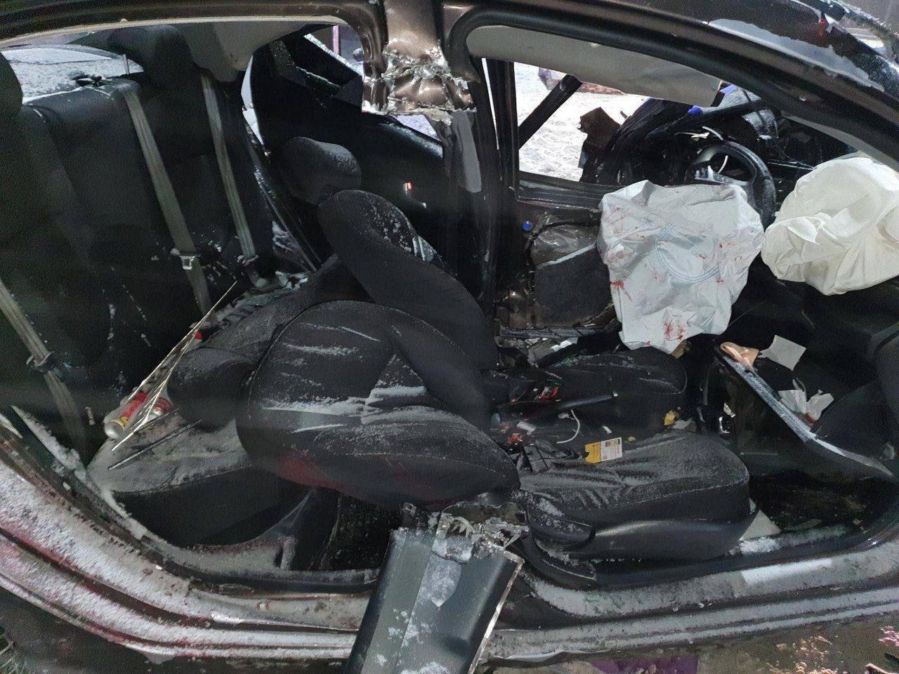 В результате ДТП водитель и 3 пассажира получили тяжелые травмы