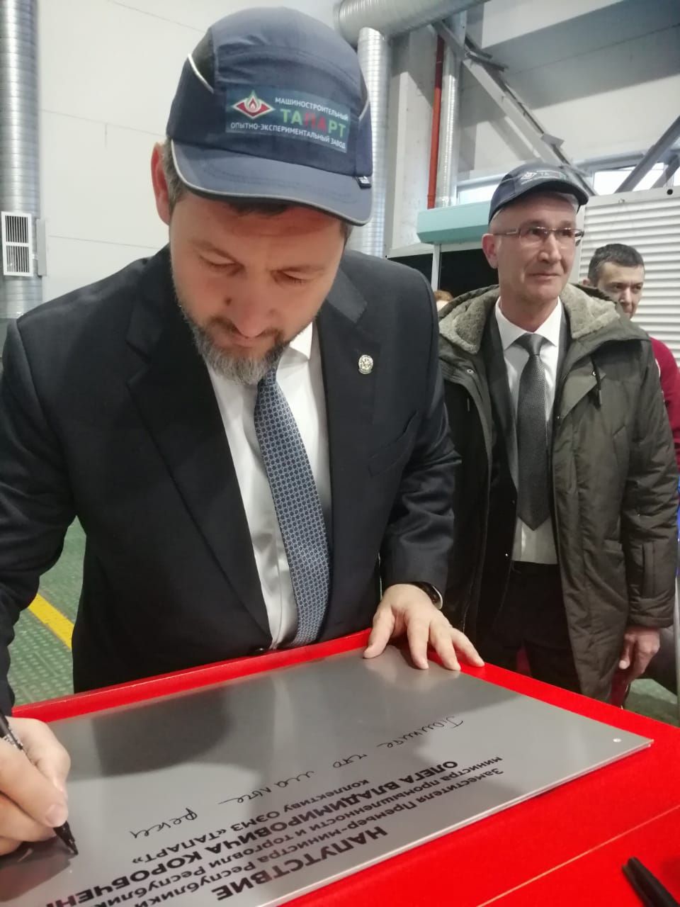 Наш район с рабочим визитом посетил Олег Коробченко
