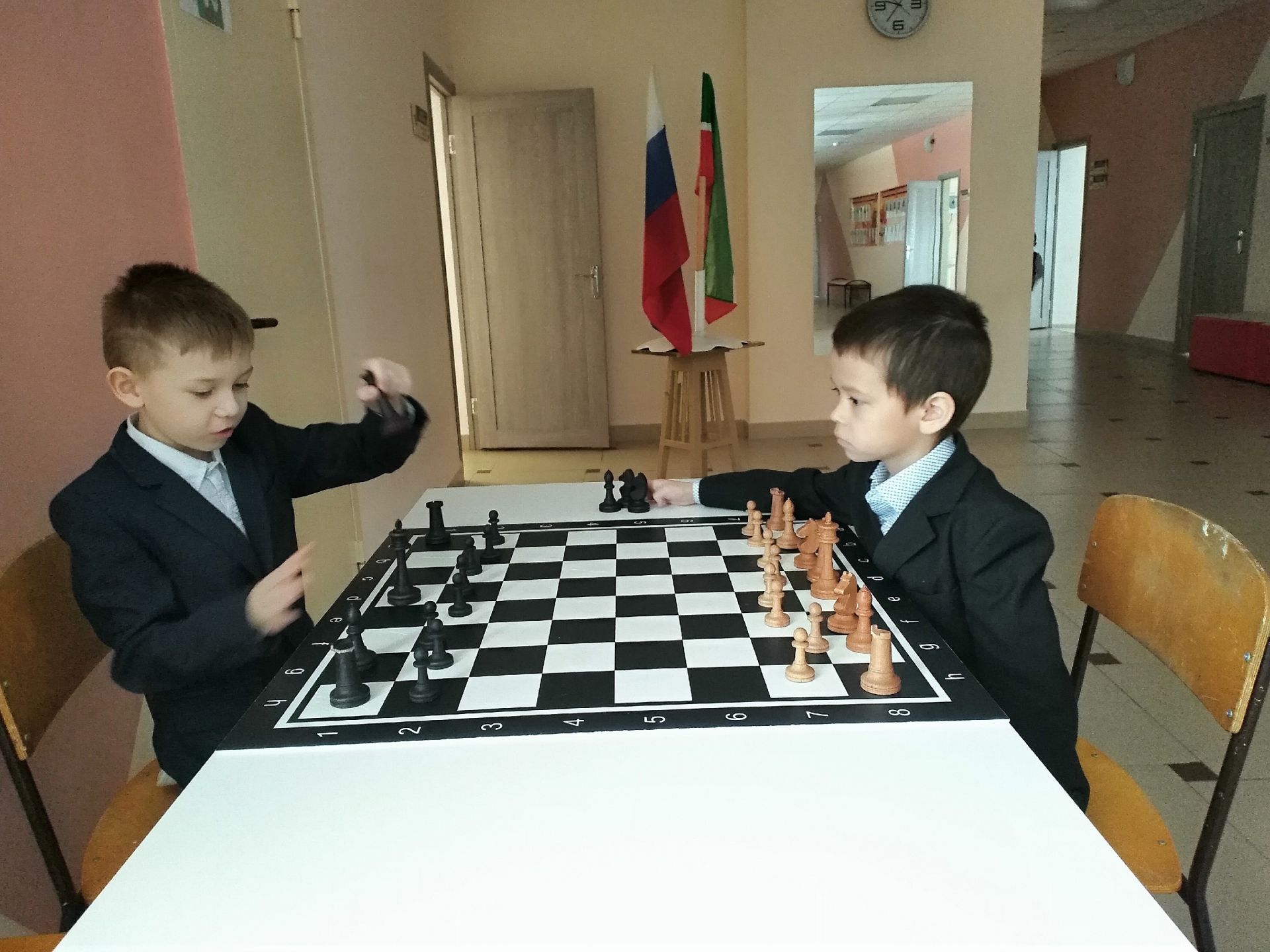 Шахматы, как увлекательное хобби, подходит и детям, и взрослым