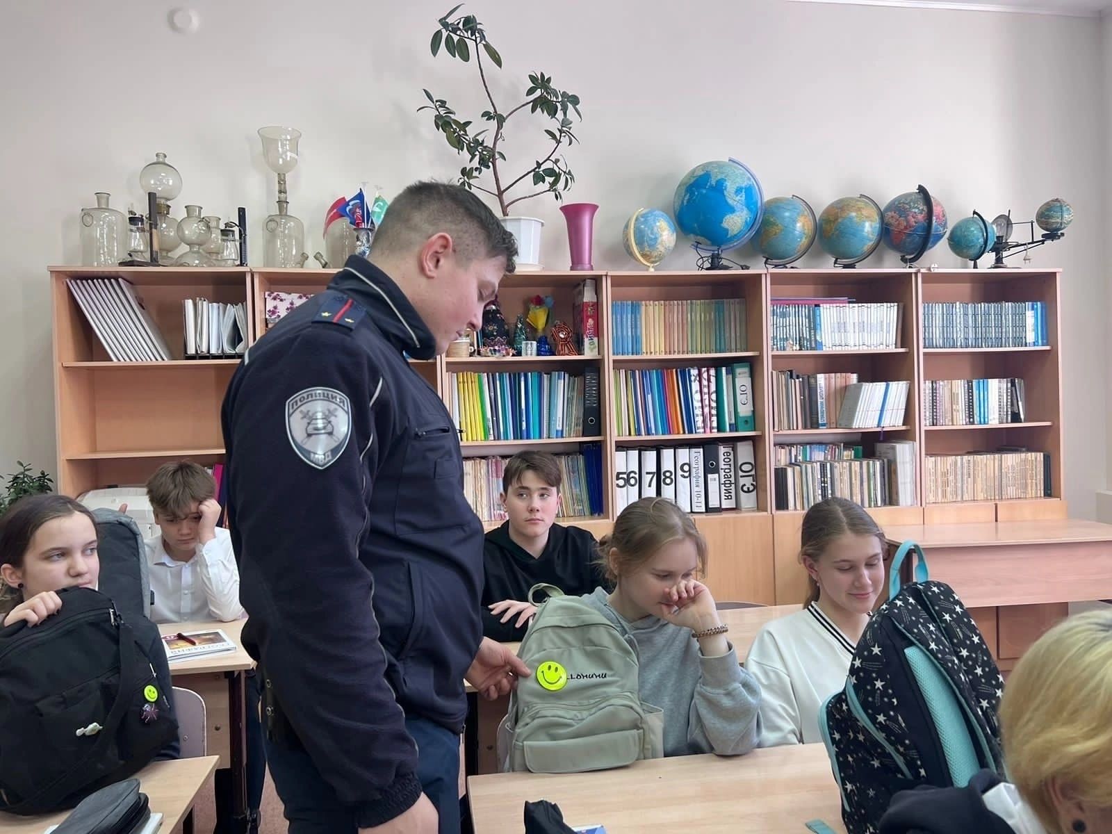 Родительский патруль второй школы провели проверку наличия световозвращающих элементов