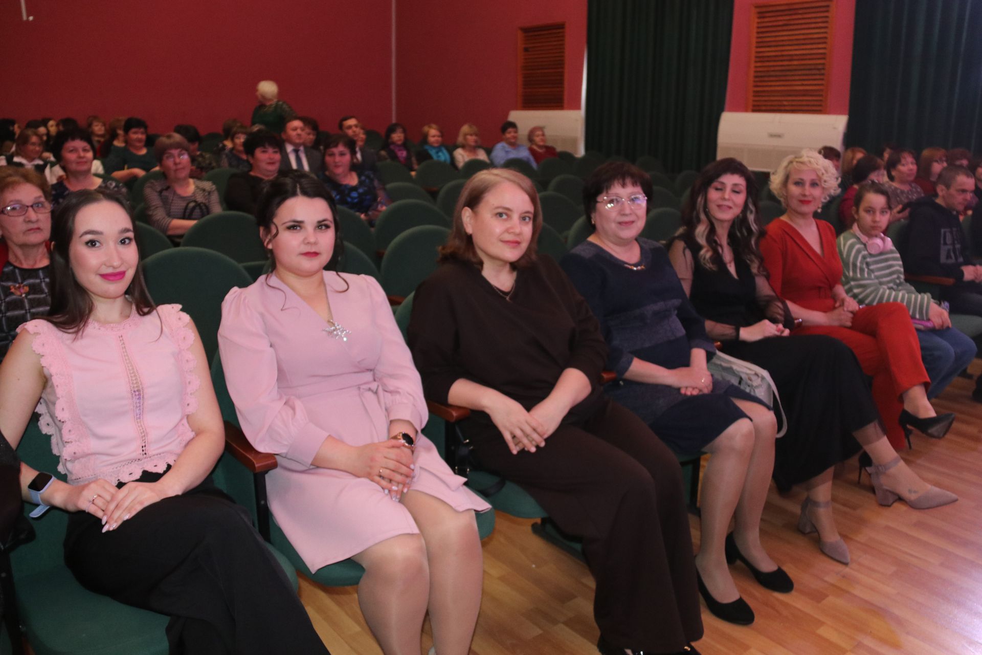 Работники Культуры получили заслуженные награды