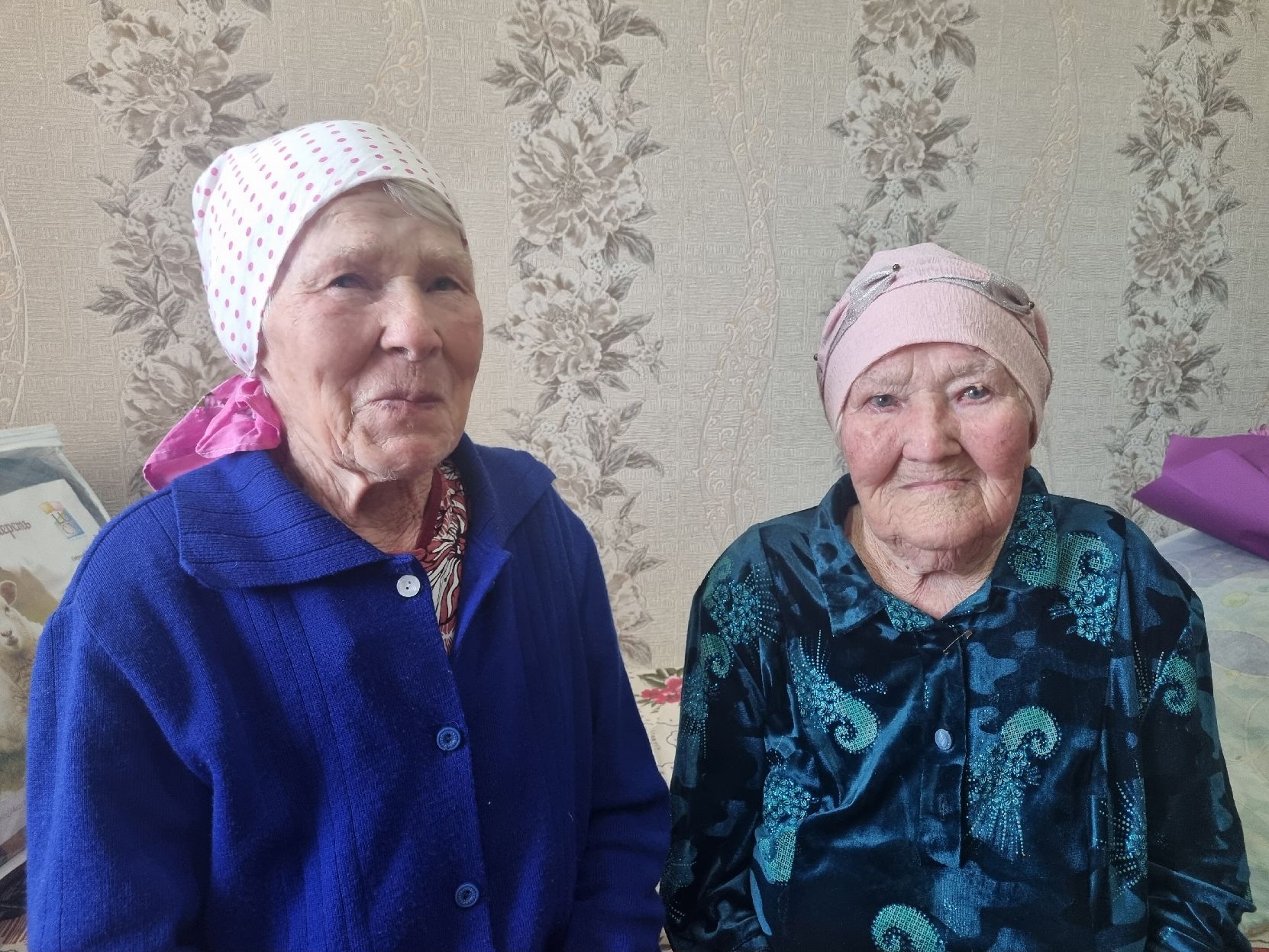 Сегодня свой 90-летний юбилей отметила жительница поселка Алабакуль  Бика Тимербулатовна Зарипова