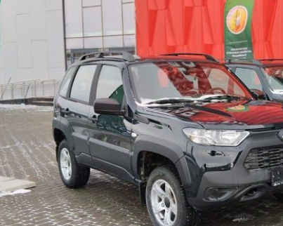 Рустам Минниханов вручил автомобили работникам районных управлений сельского хозяйства и продовольствия