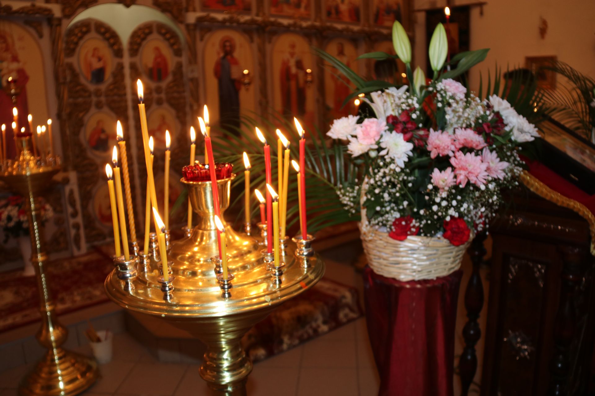 В Свято-Никольском храме Уруссу состоялось праздничное богослужение