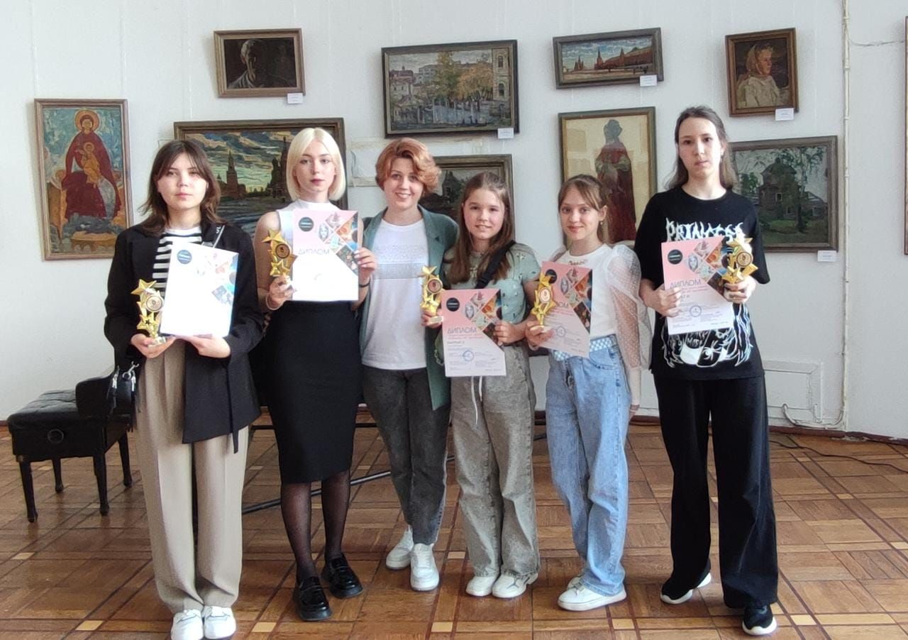 Победителей - художниц пригласили в Москву