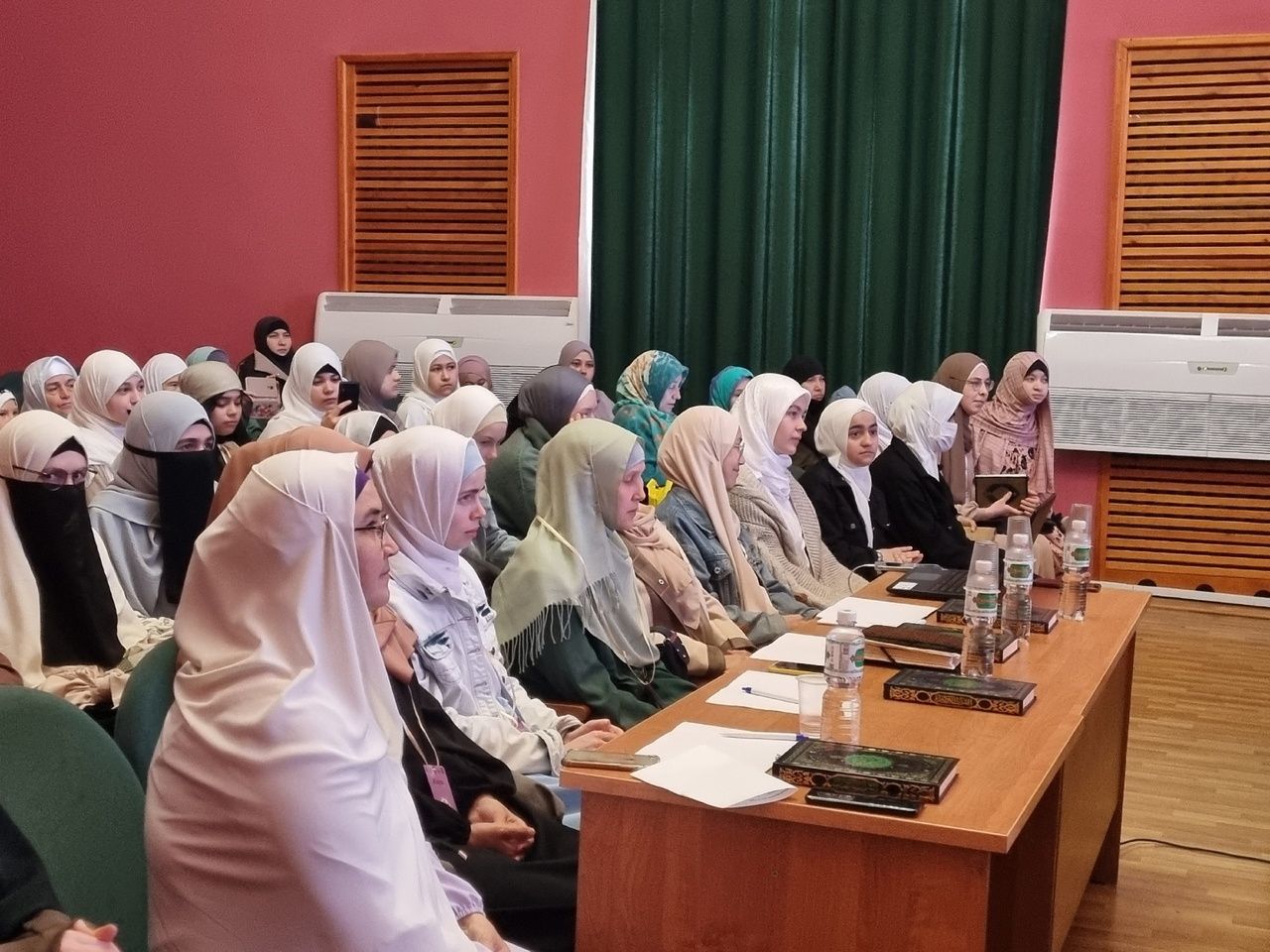 Открытие Всероссийского конкурса «Халиса» чтиц Корана среди женщин и девушек состоялось в Уруссу