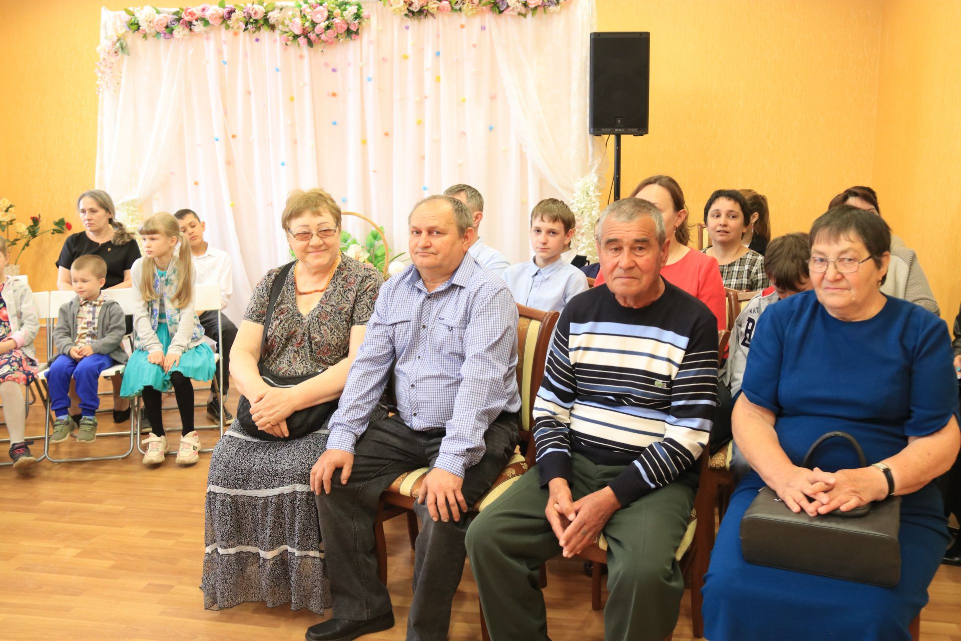 В честь Международного дня семьи в Уруссинском РДК состоялось чествование супружеских пар