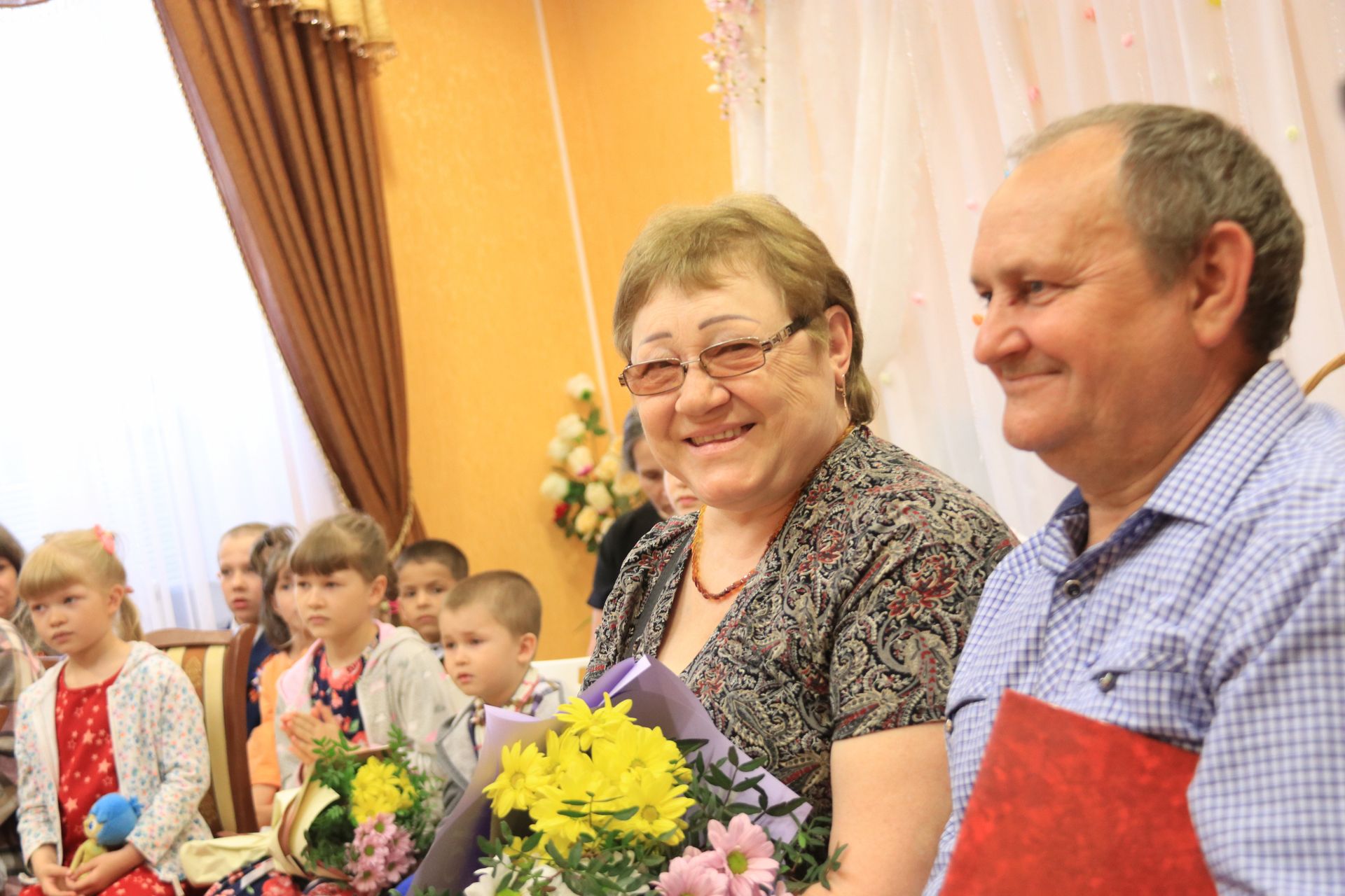 В честь Международного дня семьи в Уруссинском РДК состоялось чествование супружеских пар