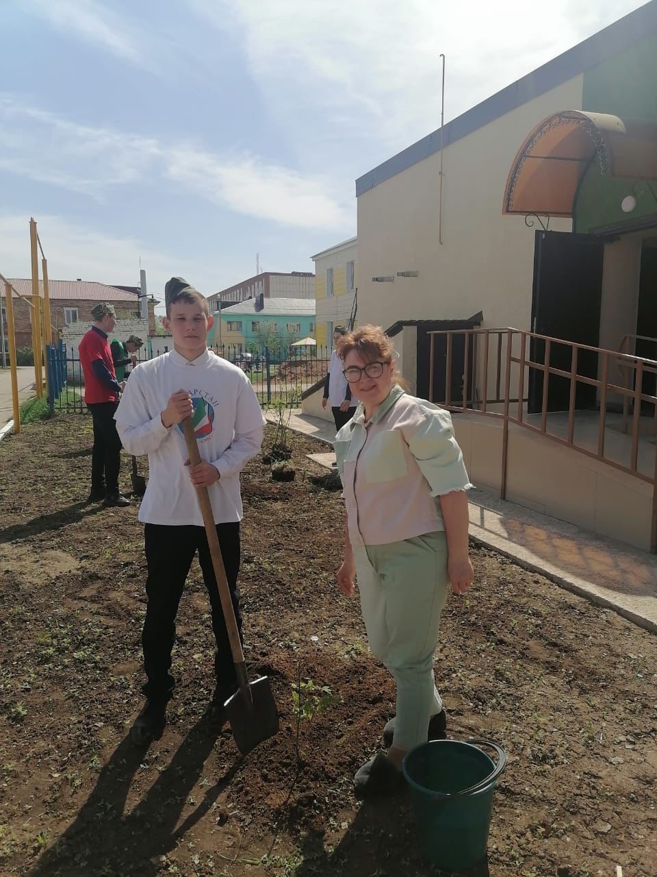 «Зеленый патруль» Ютазинской школы присоединился к акции «Сад памяти»