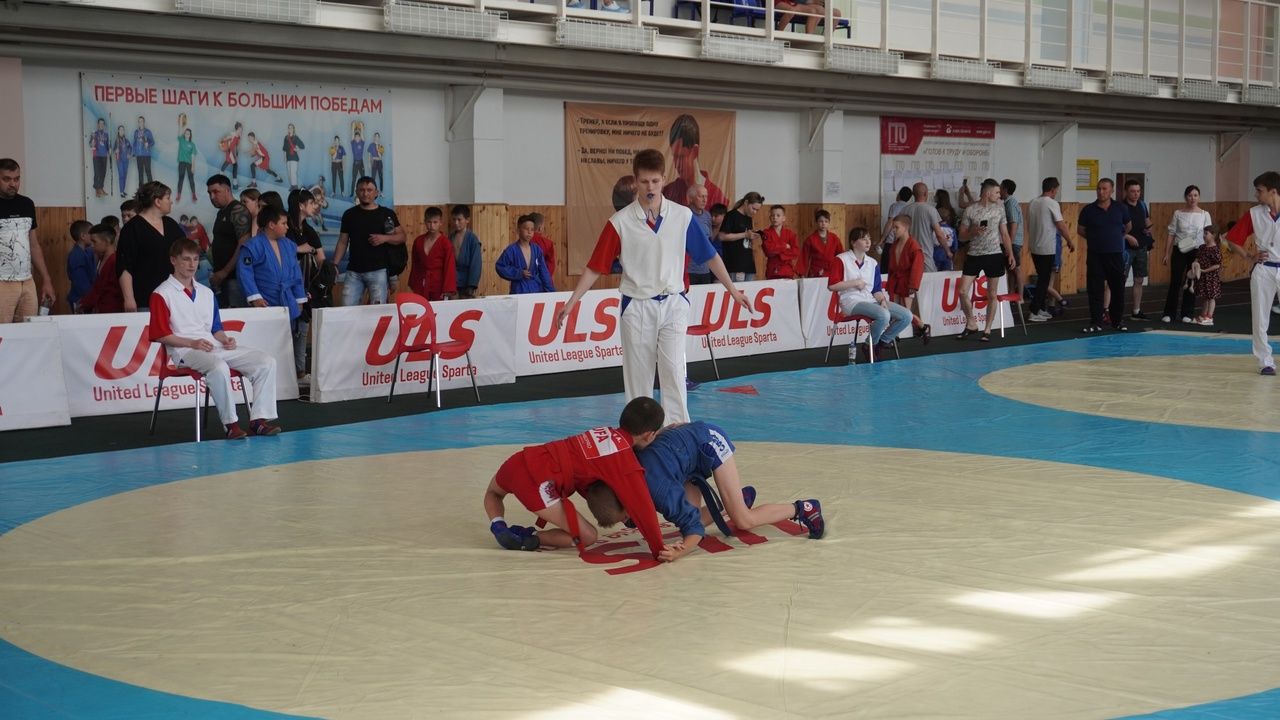 В уруссинском спортивном комплексе прошли открытые соревнования по самбо