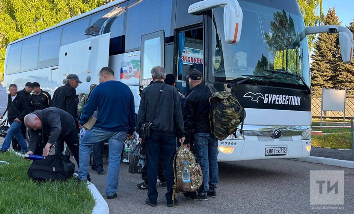 Новая группа контрактников из Татарстана отправилась на учебный полигон