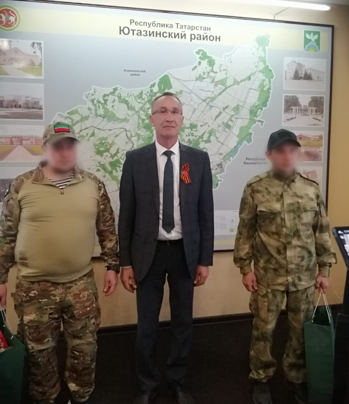 На побывку едет молодой солдат…