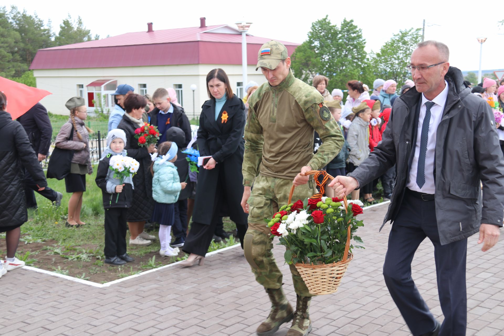 Мир-мир – стучат сердца миллионов…