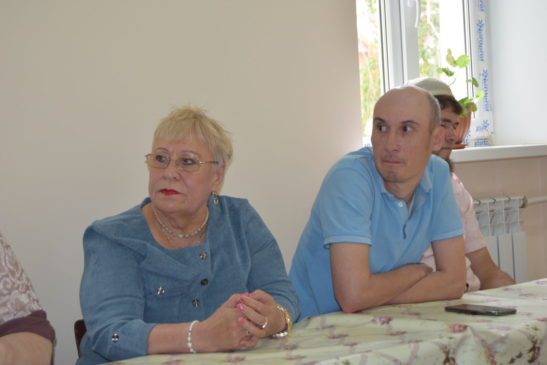 Встреча с районным офтальмологом состоялась в местном отделении общества слепых