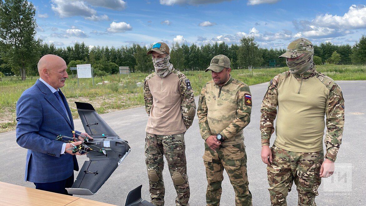 Правительство РТ передало бойцам «Алга» и «Тимер» боевые дроны