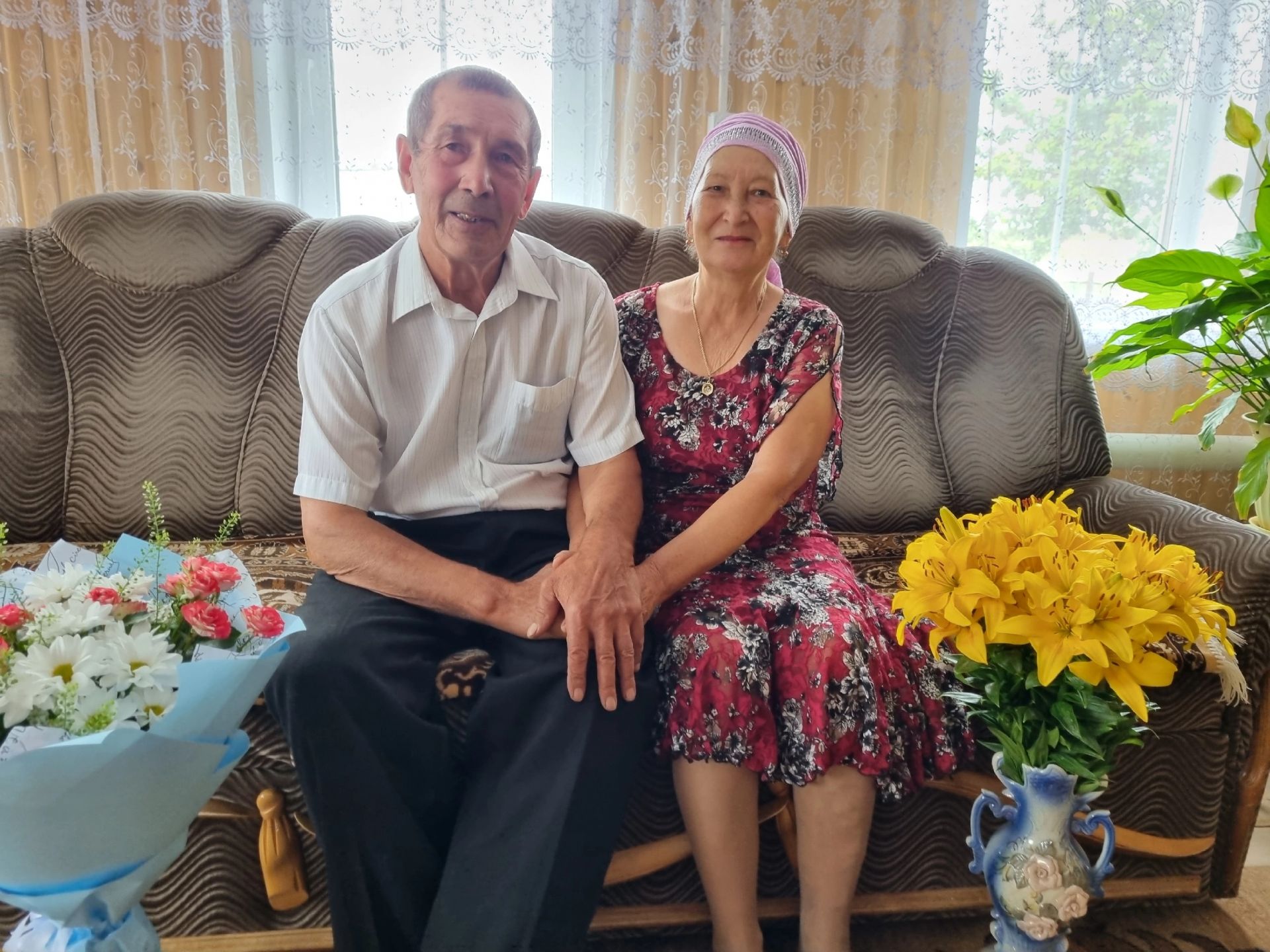 Таусия Миргазияновна и Наиль Кавиевич Фаттаховы из Ютазинского района отмечают золотой юбилей совместной жизни