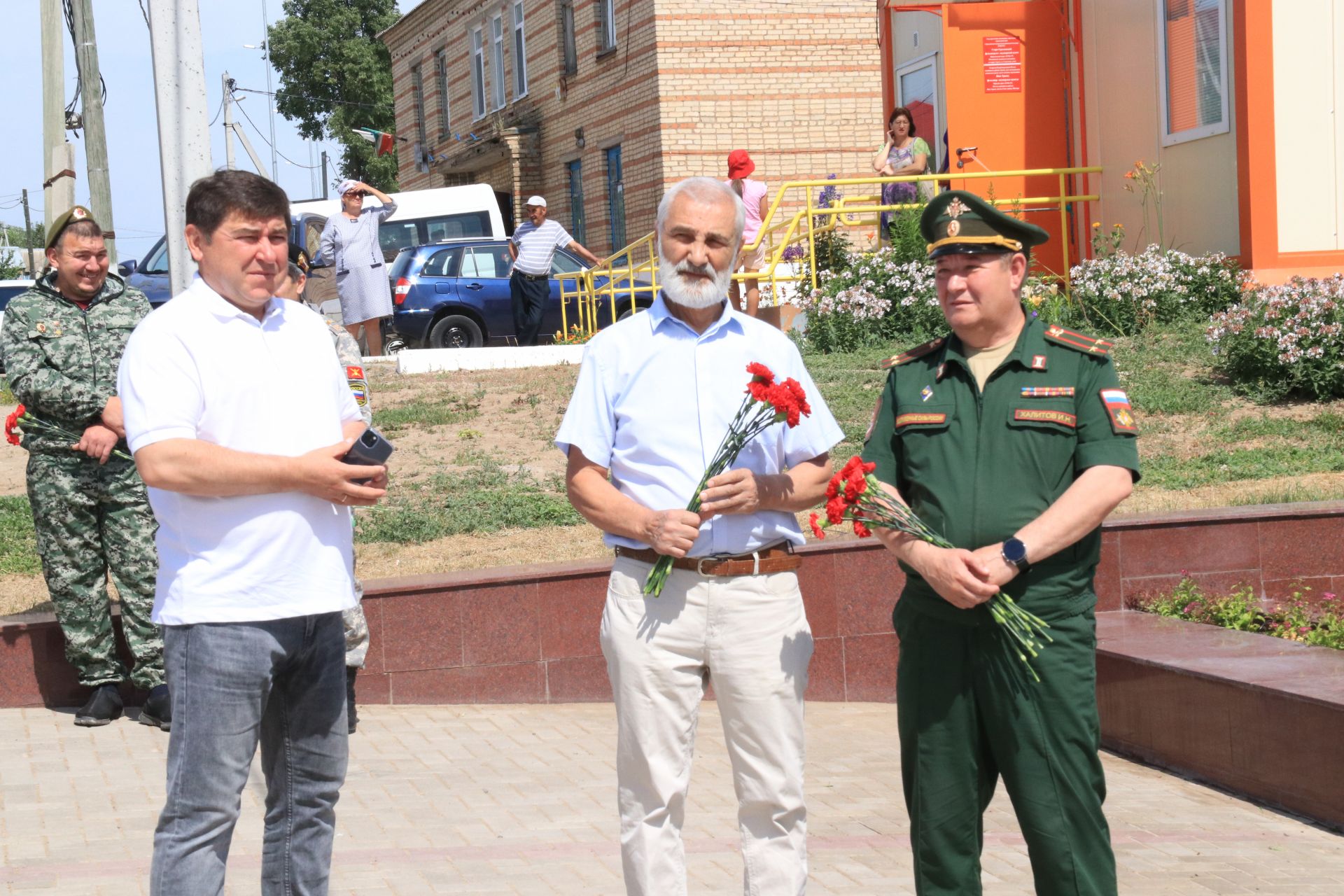 Ютазинцы обличили неофашизм