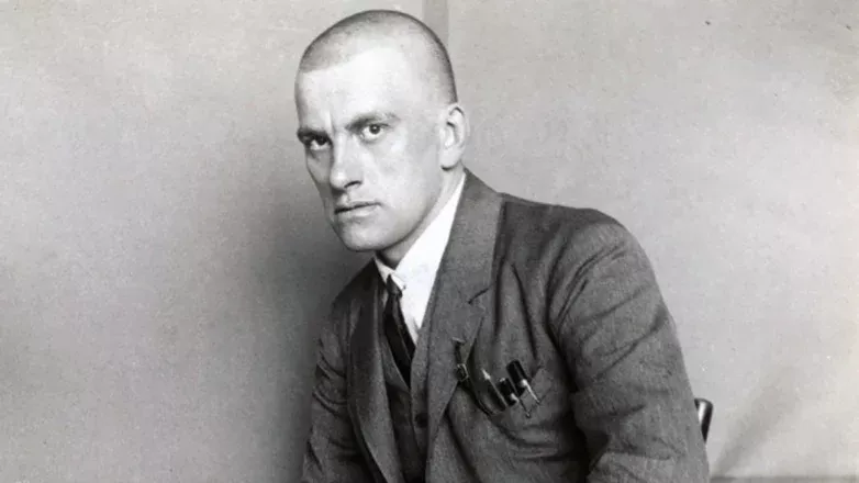 Сегодня День памяти - 130 лет со дня рождения Владимира Маяковского