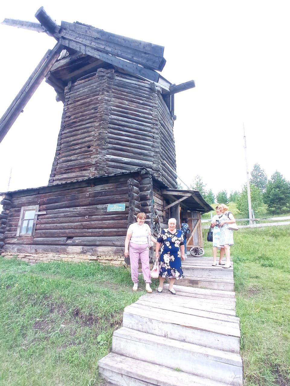 Ветераны района съездили на экскурсию в этнографический комплекс «Бабай Утары»